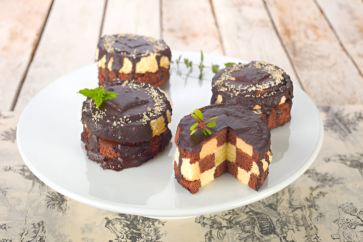 Checkerboard Cake